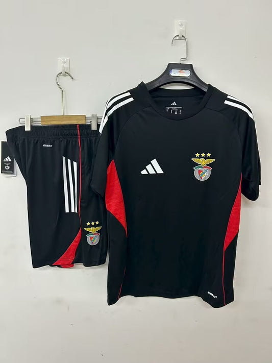Conjunto entrenamiento Benfica 25/26